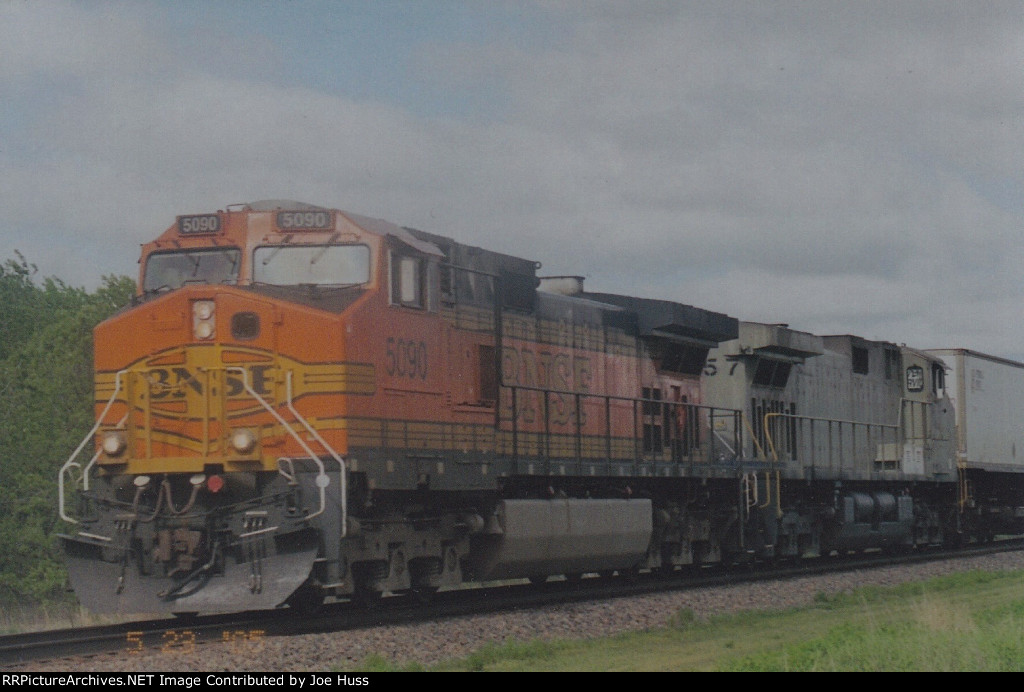 BNSF 5090 East